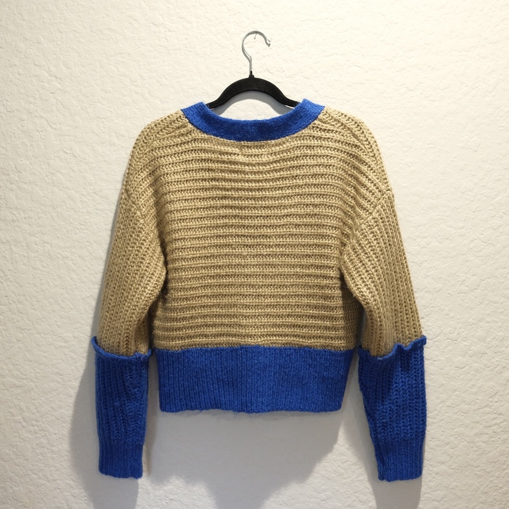 Lush Chunky Knit V-Neck Cardigan Size M Tan Blue Colorblock Buttons - Picture 3 of 6